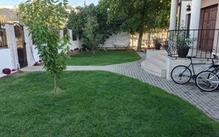 DE VANZARE  Vila 9 camere Colentina - Poză 4