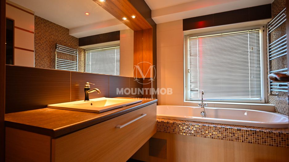 Vila moderna, 13 camere cu potential comercial în Rasnov - Poză 14