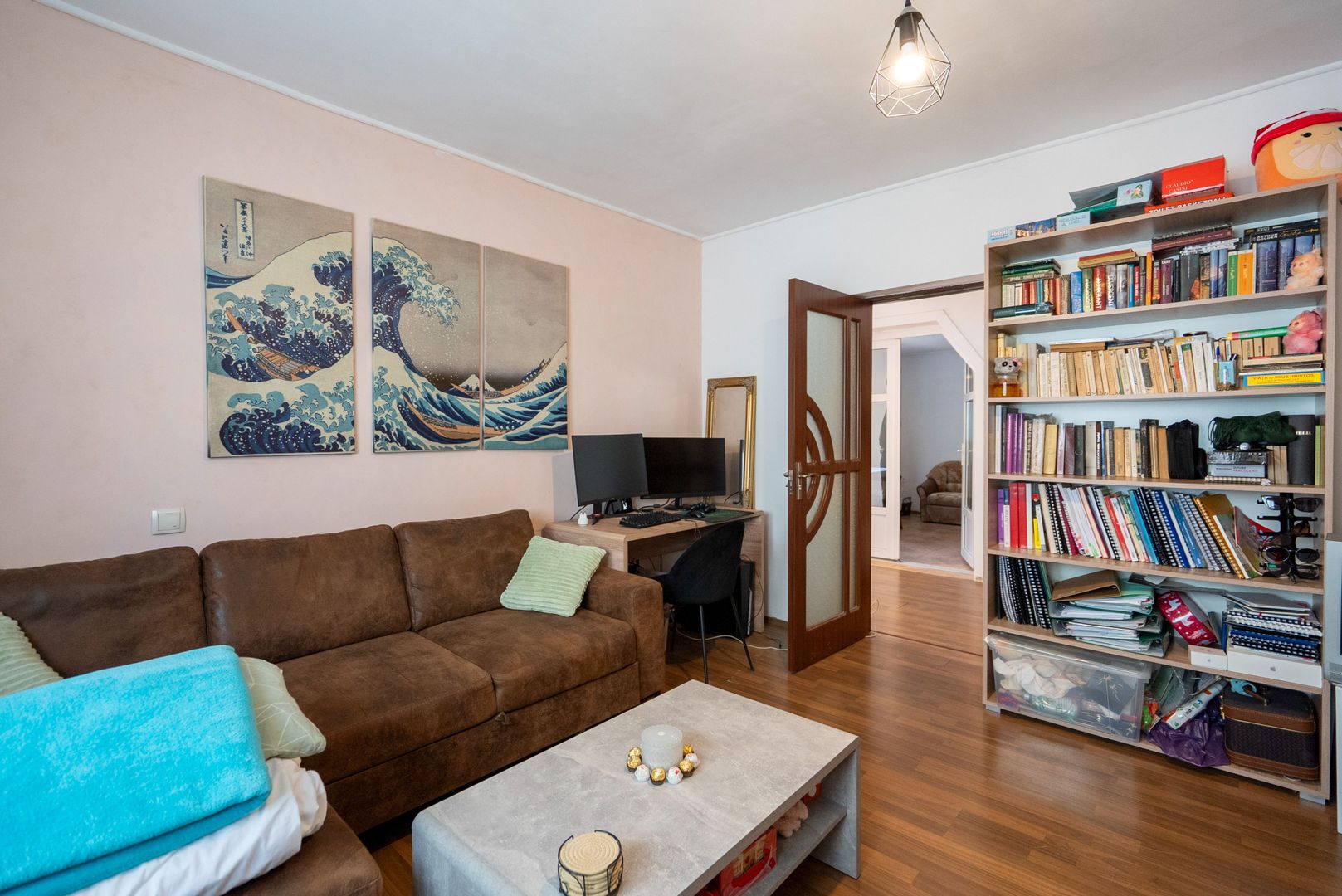 Casa cu 300 mp de teren , acces auto si dublu front in Nufarul - Poză 5