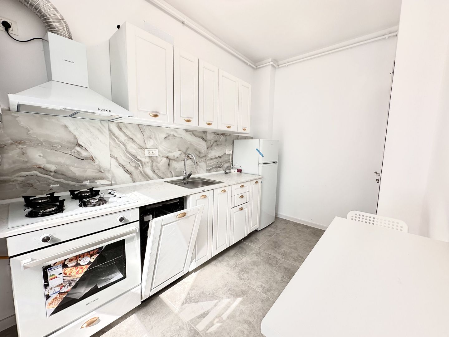 Apartament 2 Camere Exigent Plaza Faza 5 + Parcare inclusa! - Poză 6