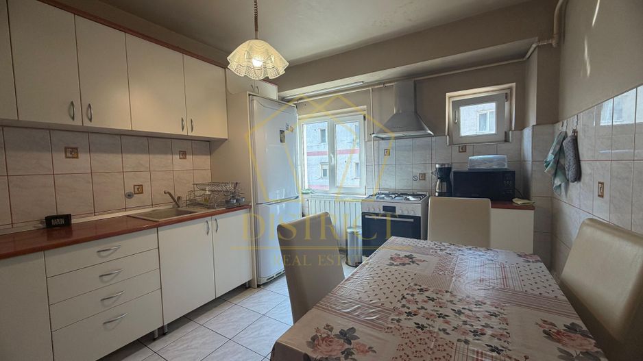 Apartament decomandat cu 5 camere si 2 bai, etaj 2 | Buziasului - Poză 8