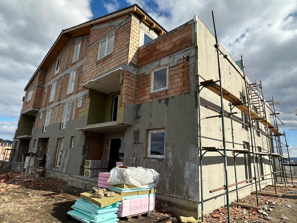 Apartament cu 3 camere cu terasa de 20 mp zona Sanpetru - Poză 16