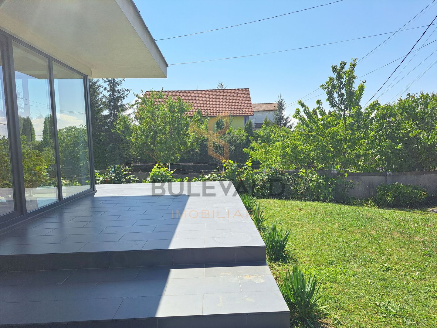 Casa tip dulplex 120 mp + 80 mp terase + garaj, zona Liceu Waldorf - Poză 2