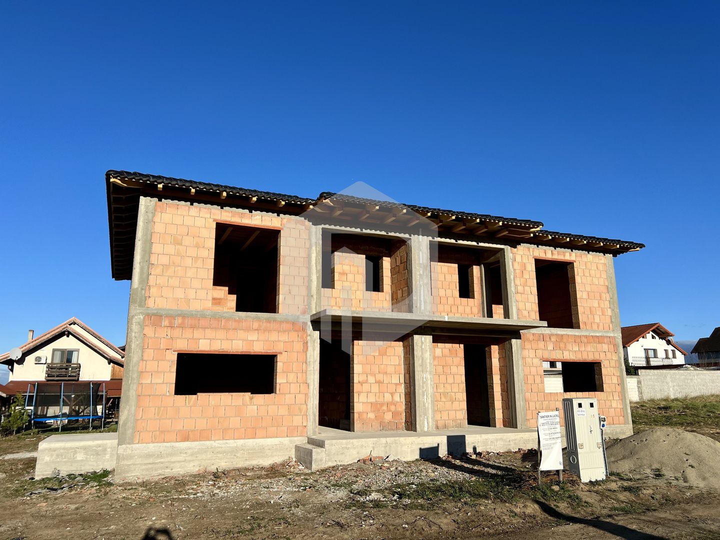 Casa tip Duplex in Selimbar-Calitate garantata-250 mp teren- 120 mpu - Poză 7