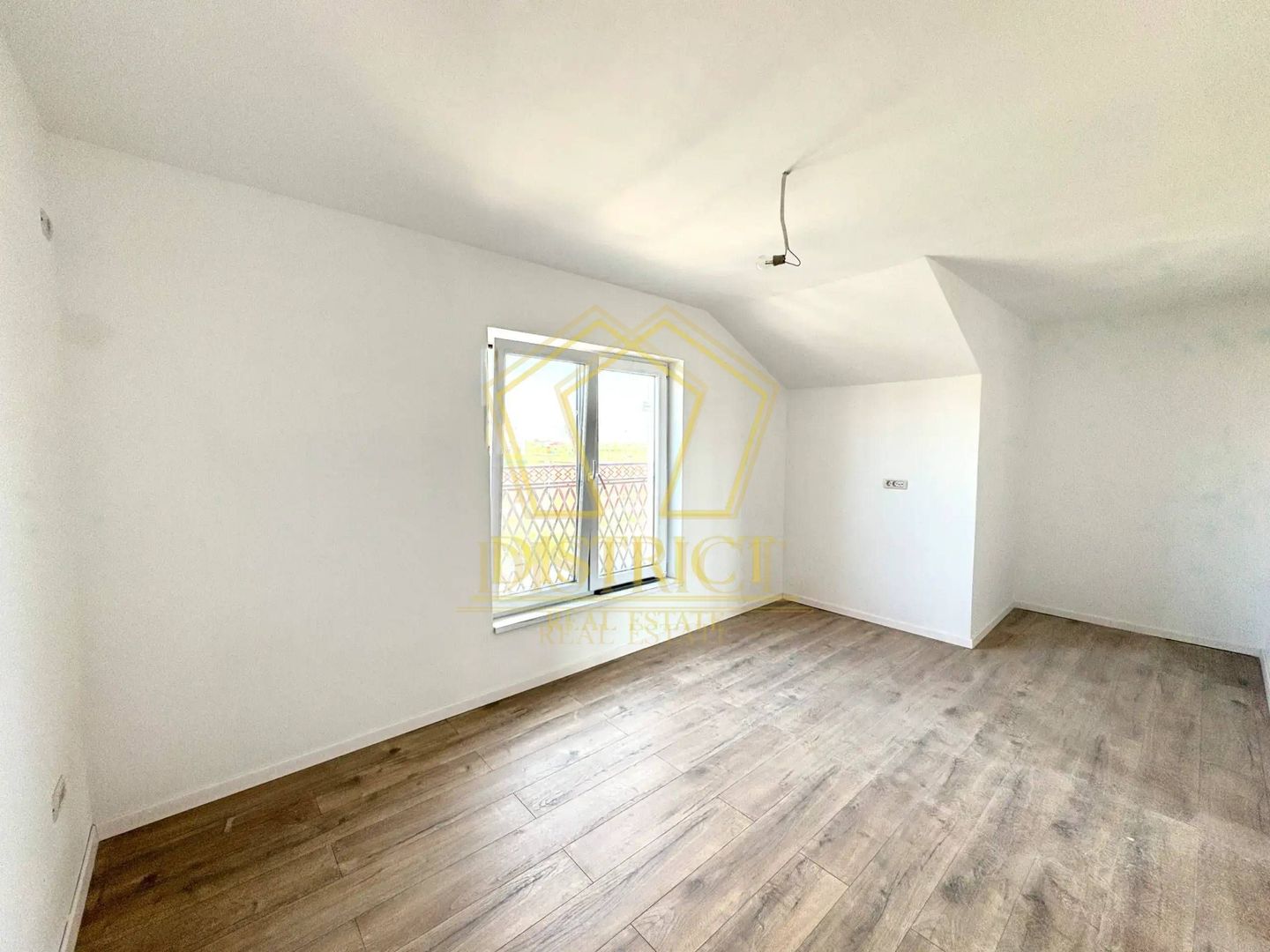 Duplex spațios cu 4 camere si debara |  Mosnita Noua | Sala de Sport - Poză 6