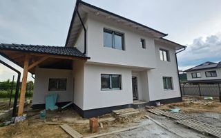 Casa Individuala cu 326 mp de curte si Carport, in Poplaca - Poză 1