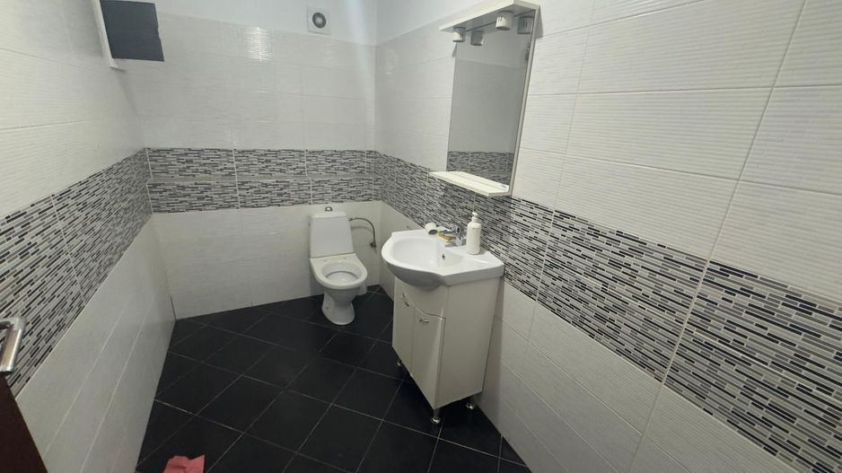 SPATIU COMERCIAL, 250 MP UTILI, BLOC NOU, COMPARTIMENTAT, CENTRALA - Poză 7