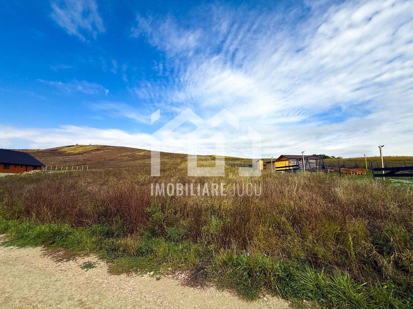 Teren Intravilan 1200 mp în Gădălin - Ideal pentru Casă sau Cabana! - Poză 3