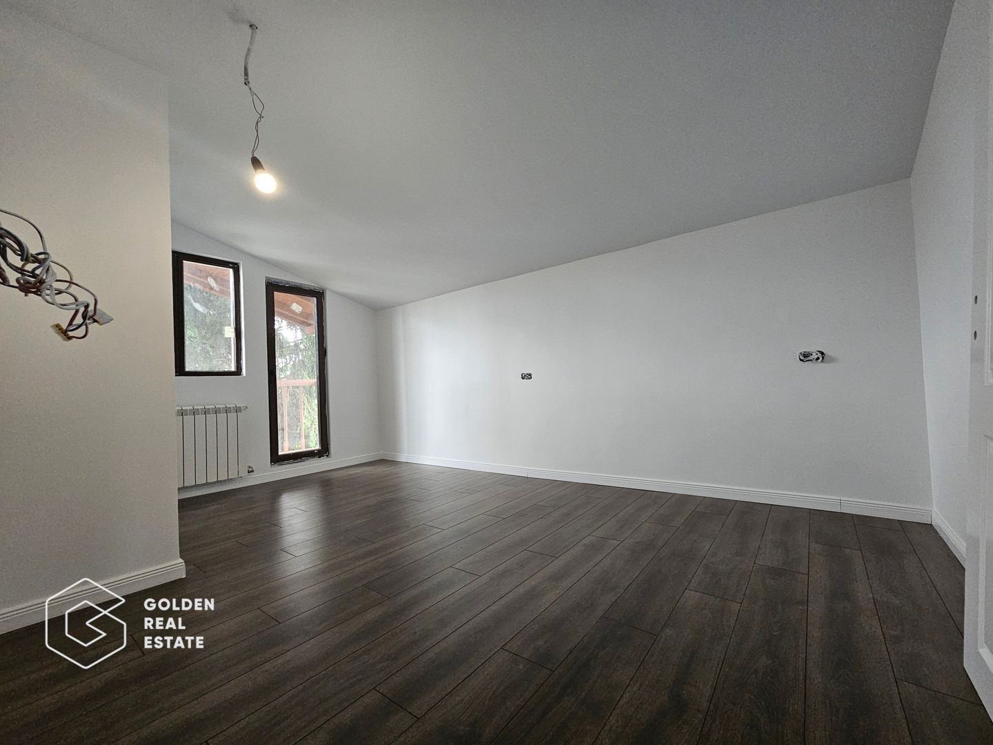 Vila cu 5 camere, 4 bai, Otopeni-centru, COMISION 0, renovata complet - Poză 6