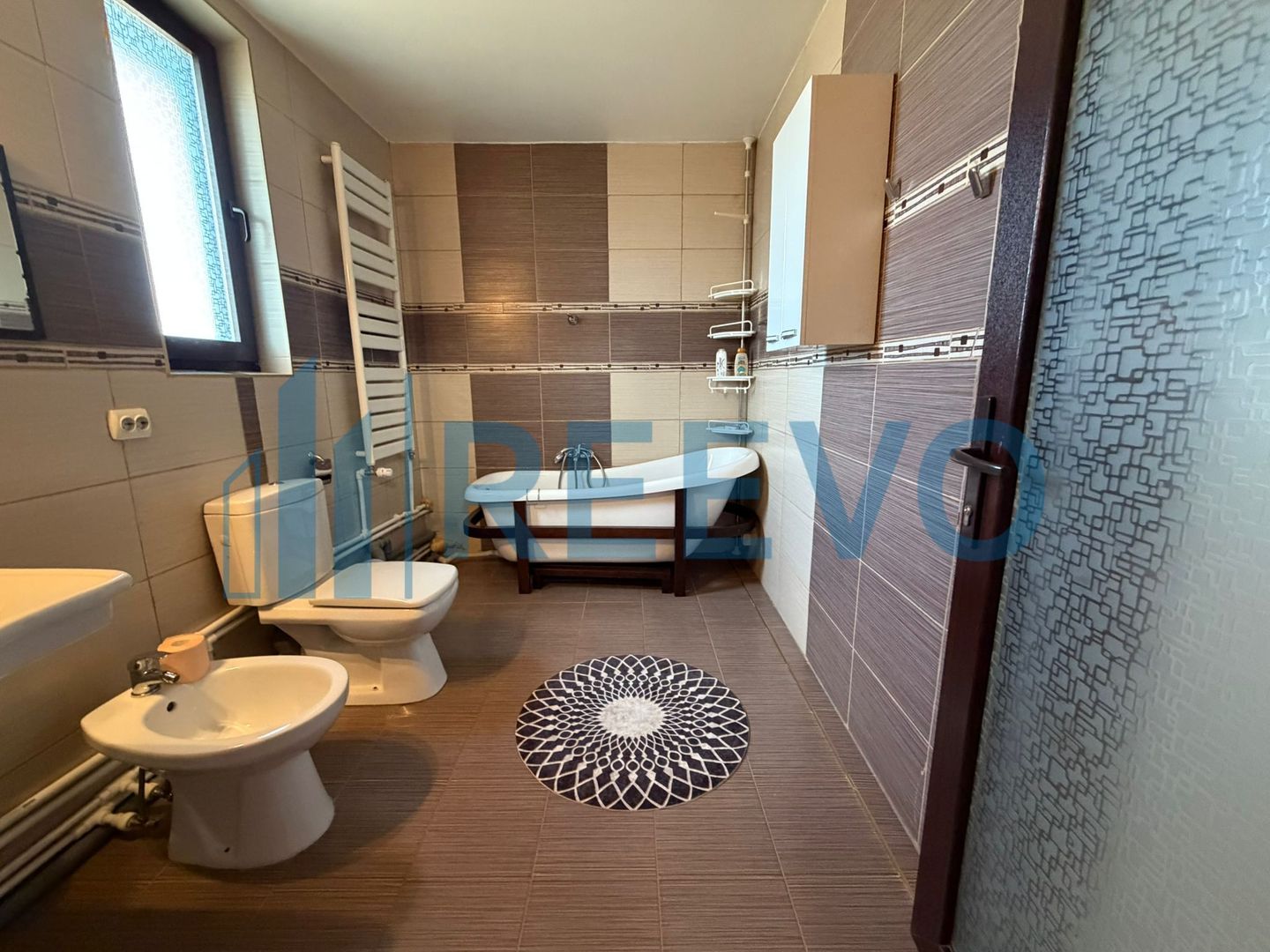 Casă/Vilă de vânzare în comuna Târgu Trotuș, județul Bacău. - Poză 12