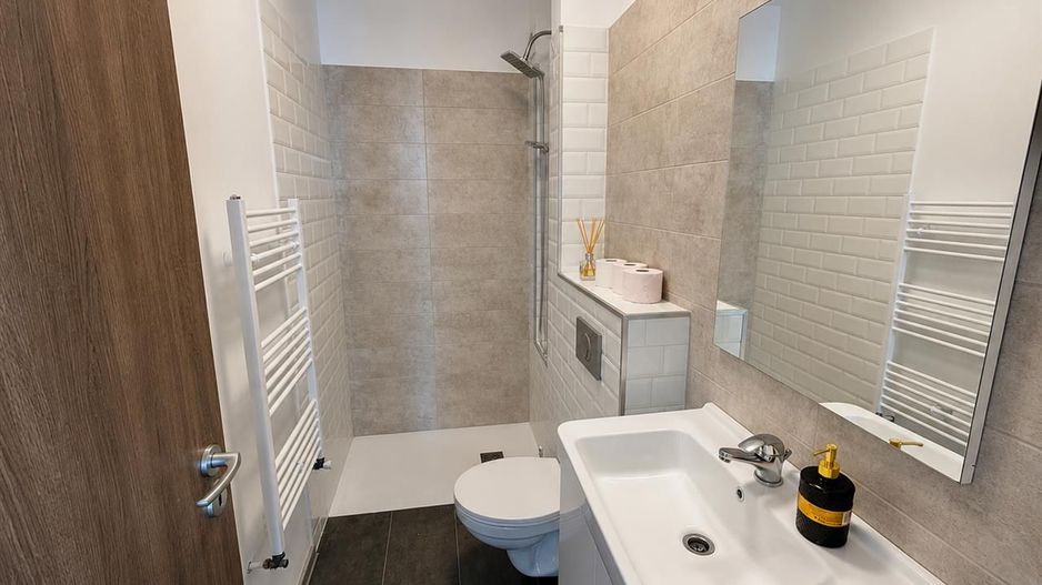 Penthouse modern cu 2 terase spectaculoase și parcare inclusă - Poză 10