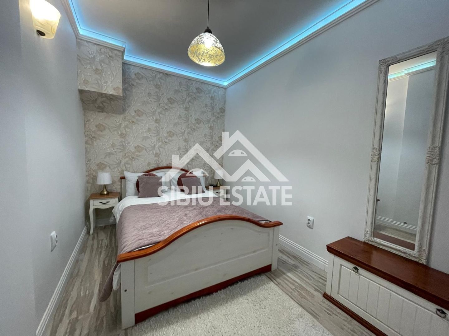 Afacere la cheie 2 unitati de cazare in regim hotelier ULTRACENTRAL - Poză 8