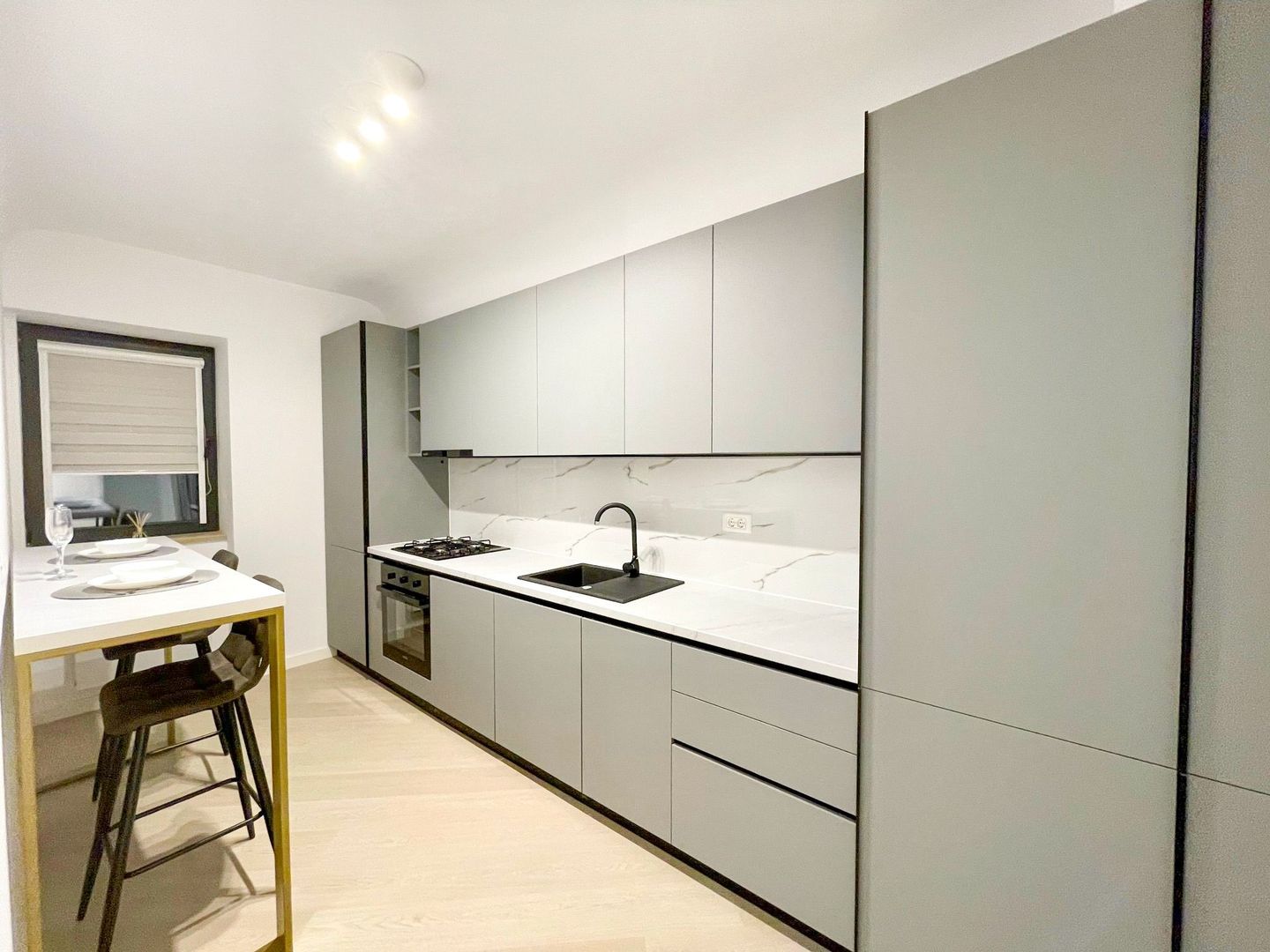 Chirie I Studio dublu premium | Etaj 9 | Vedere Sky Tower - Poză 9