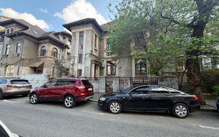 Eleganta, stil si mult potential intr-un apartament interbelic de 3 camere - Poză 16