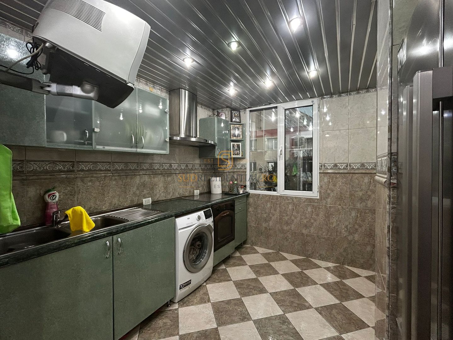 Apartament 3 camere, suprafata generoasa, zona Piata Resita - Poză 13