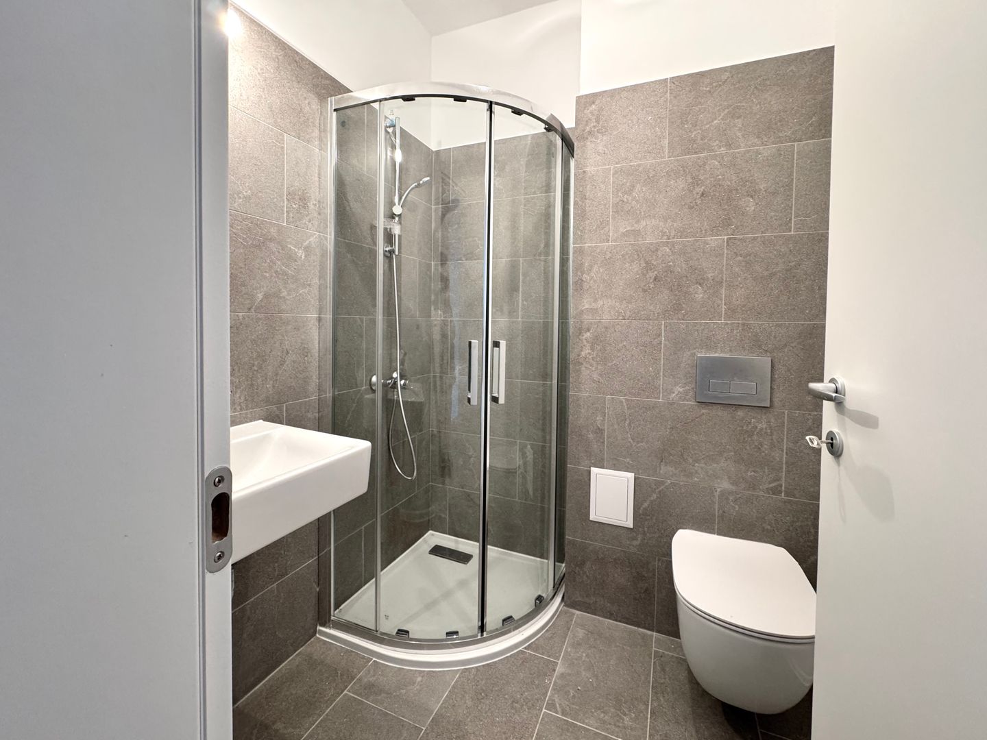 Apartament 4 camere Decomandat + Grădină Proprie - Atria Urban Resort - Poză 13