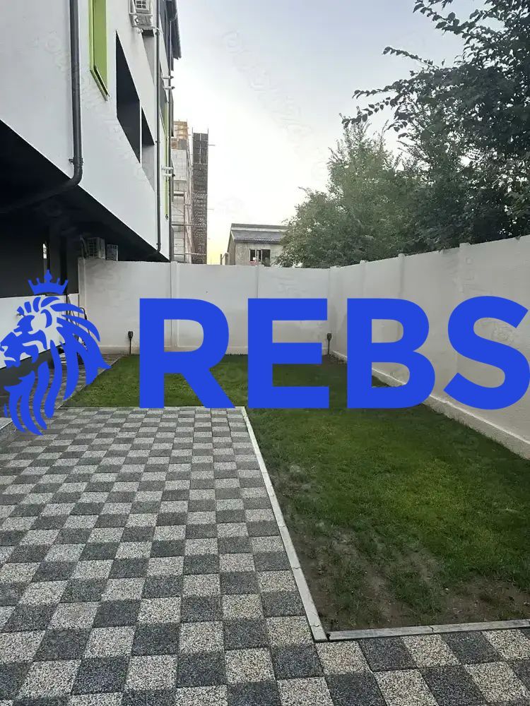 Apartament 3 camere, curte proprie - Poză 2