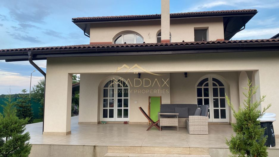 Vila Paradisul Verde ,  vedere  spre lac  **** curte 700 mp - Poză 3