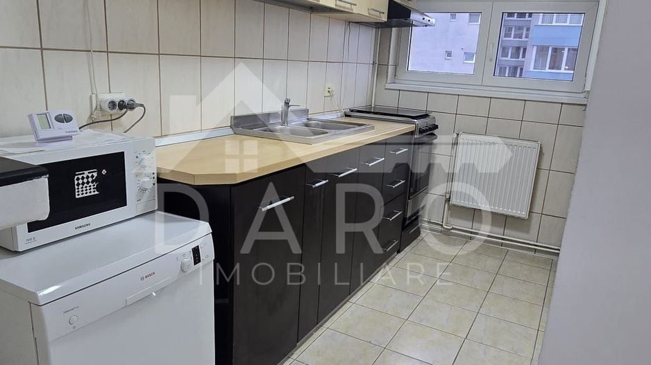 Închiriez apartament modern cu 3 camere, poziție centrala - Poză 7