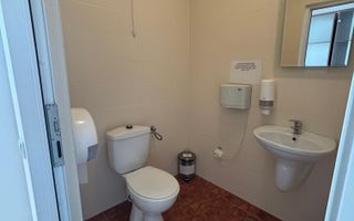 De închiriat clinicǎ servicii medicale- Intre Lacuri - Poză 3