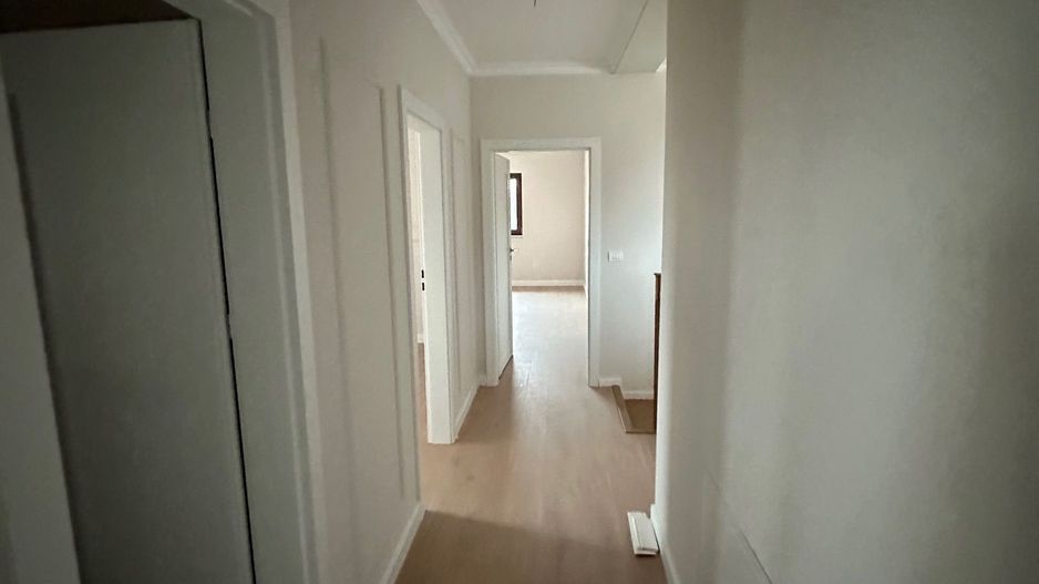 CASA TIP DUPLEX DESPARTIT PRIN GARAJ - Poză 40