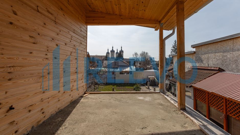 Clădire și teren de investiție, central Roman - Poză 56