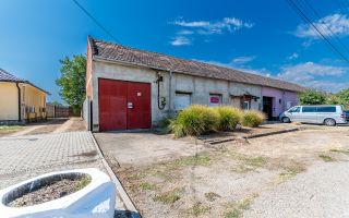 Casă, gospodărie cu teren de 1.345 mp în Galșa-Șiria - Poză 2