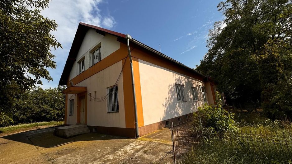 Complex de clădiri administrative – Livada, 310.000 E. Comision 0. - Poză 2