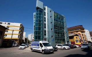 Cladire de birouri Vitan pretabilă pentru diverse afaceri. - Poză 1