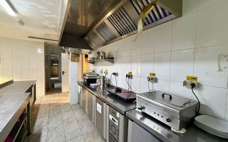 Spatiu Comercial  *731mp* / VAD stradal 31m / 19 locuri de parcare // Unirii - Poză 26