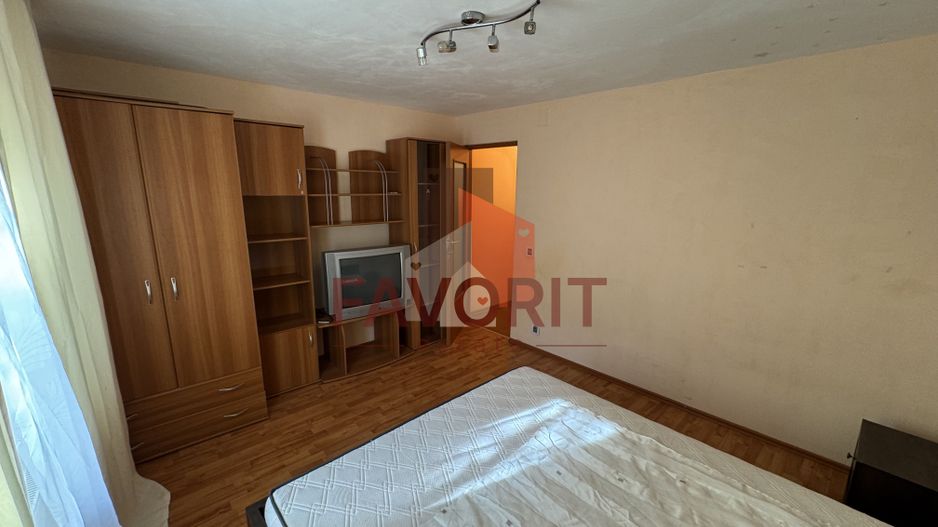 Disponibil imediat. Etaj 1. Centrala proprie. Vedere pe 2 parti. - Poză 13