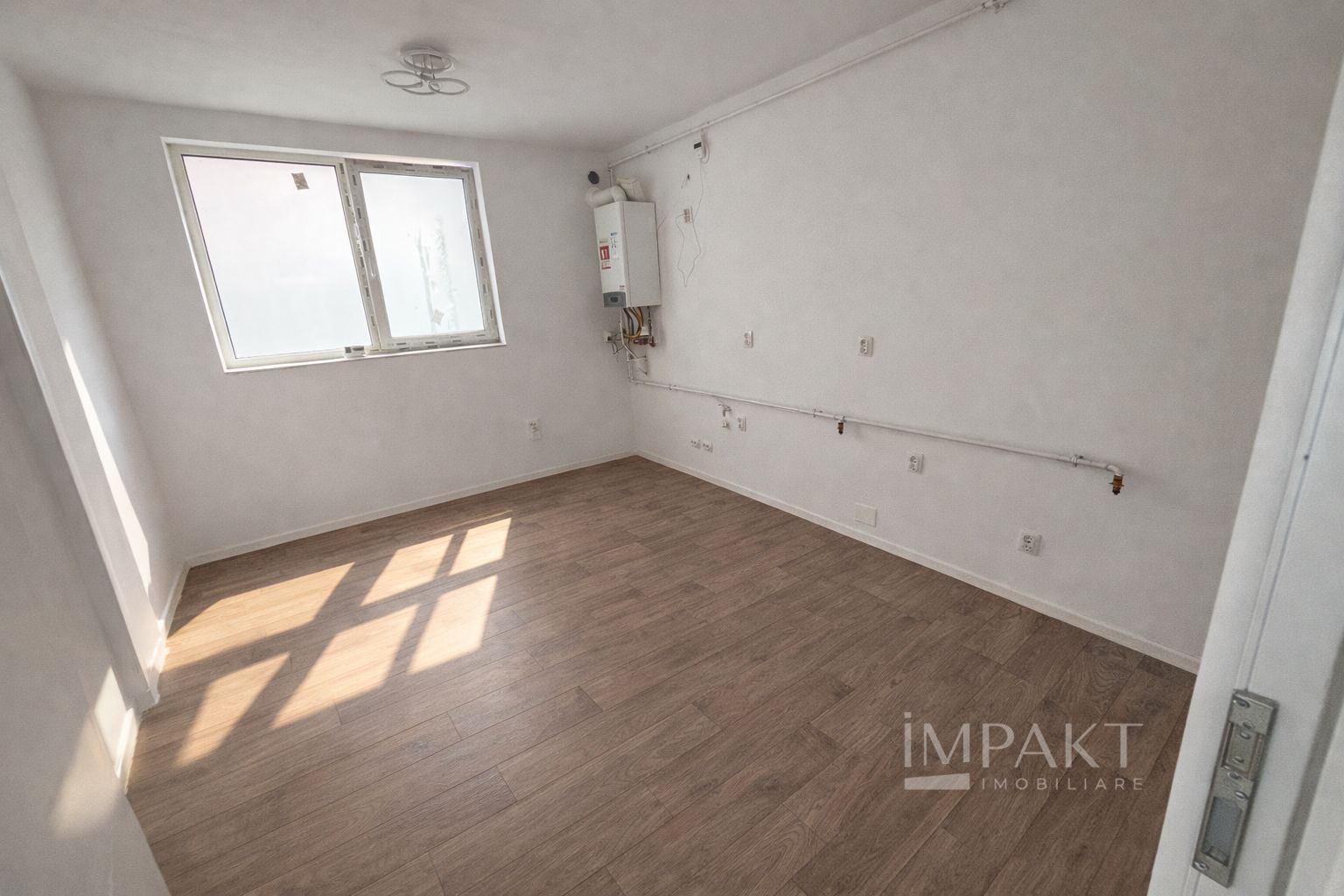 De închiriat apartament două camere, decomandat- Barc - Poză 4