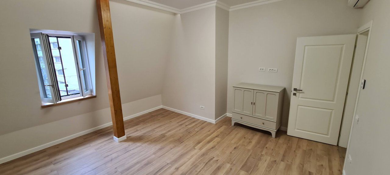 Bulevardul Dacia - Piata Romana | 4 Camere | 2 Bai | Parcare - Poză 13