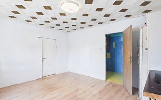 Casă cu 2 camere și 1000 mp teren în Păuliș - Poză 4