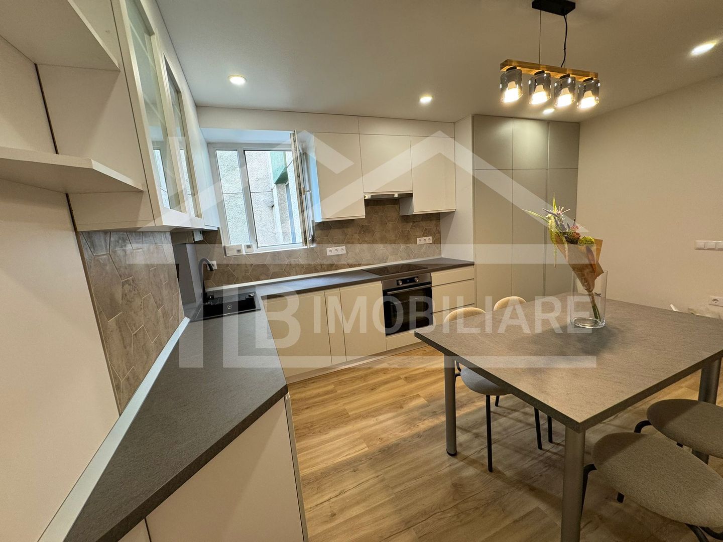 Apartament cu 3 camere, 66mp, Zona Semicentral - Poză 9