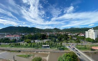 Apartament cu 2 camere, cu view superb, situat central - Poză 11