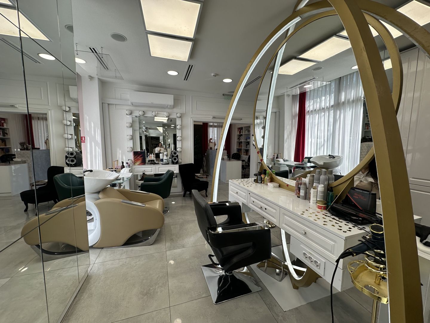 INCHIRIERE SALON HERASTRAU I UTILAT MOBILAT COMPLET - Poză 2