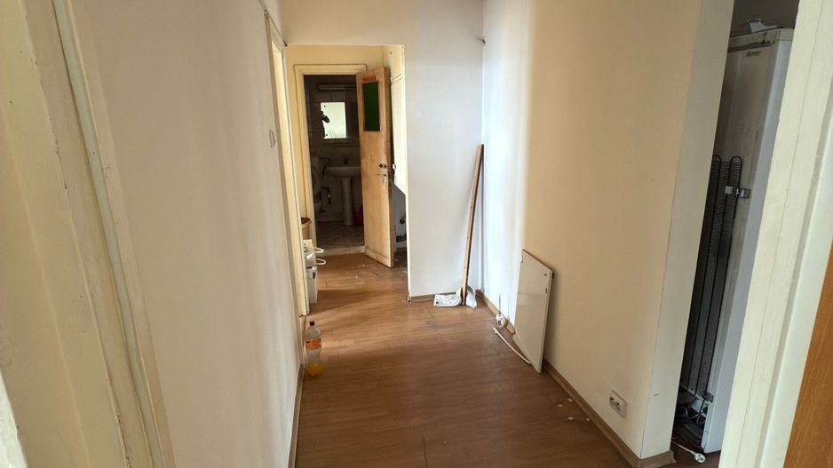 Apartament incapator, patru camere, Resita-Berceni, 120.000€ negociabil - Poză 8