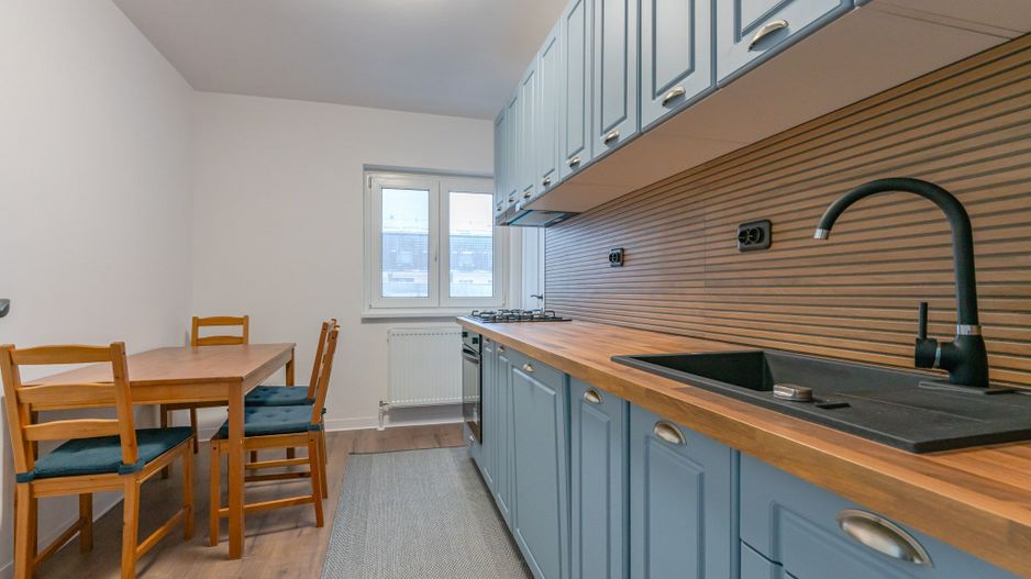 Chirie 2 camere Astra Brașov: 57 mp, AC și două balcoane închise - Poză 6