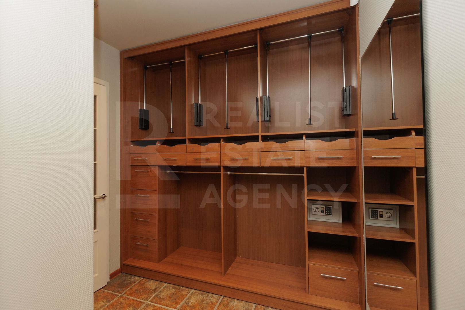 Chirie, casă, 3 nivele, strada Frumoasa, Centru - Poză 22