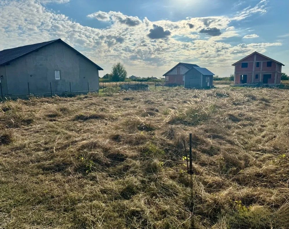 COMISION 0 | Teren intravilan | 700 mp | Sag - Poză 3