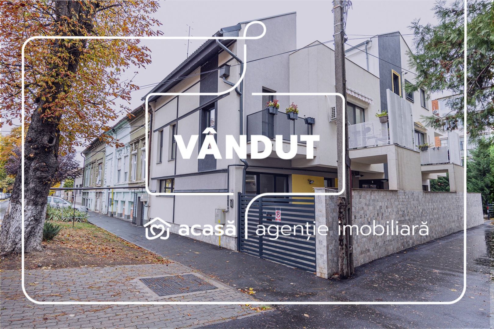 VÂNDUT! Apartament nou, ultracentral, cu loc de parcare privat - Poză 1