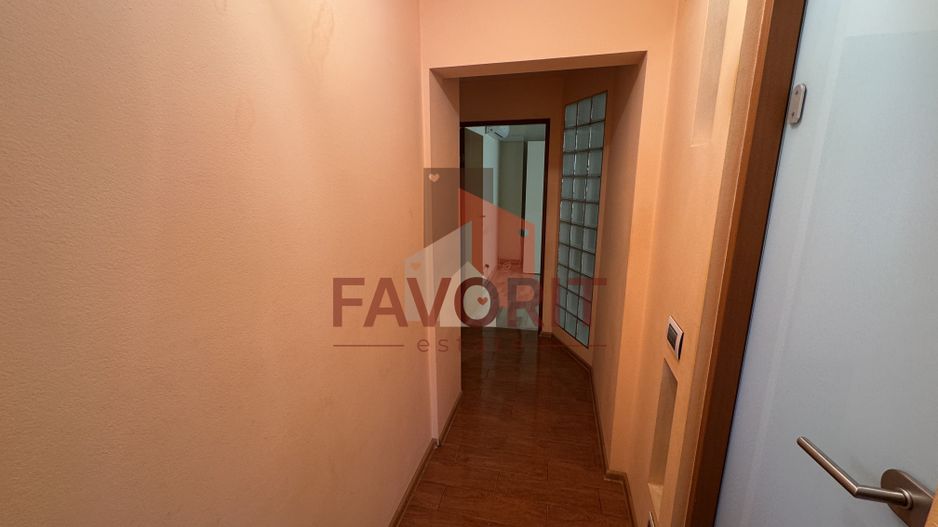 Disponibil imediat. Etaj 1. Centrala proprie. Vedere pe 2 parti. - Poză 11