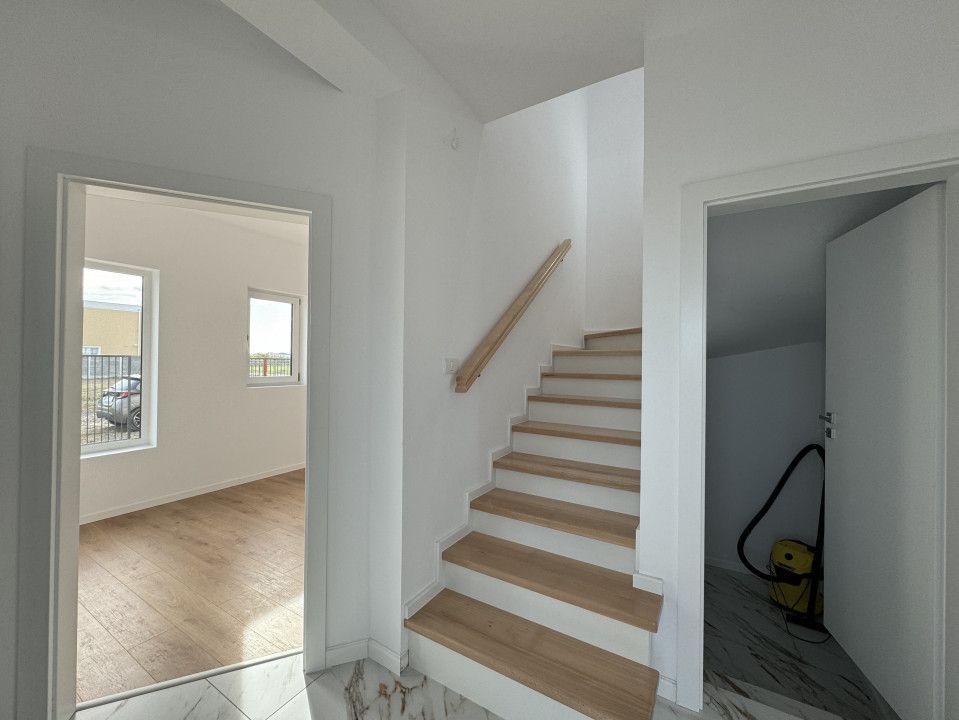 Duplex cu 4 camere si teren generos de 352 mp – Mosnita Noua - Poză 6