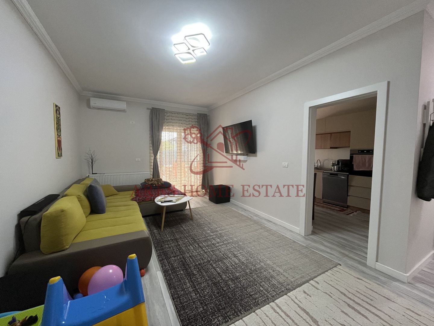 Duplex pe parter cu curte generoasa | Mosnita Veche - Poză 1