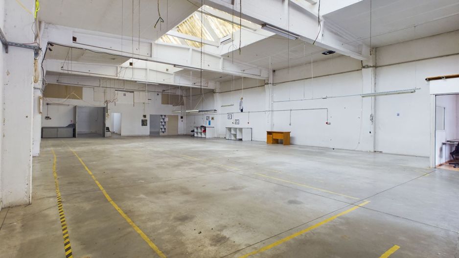 Hală suprafața de 424mp în Arad - Poză 2