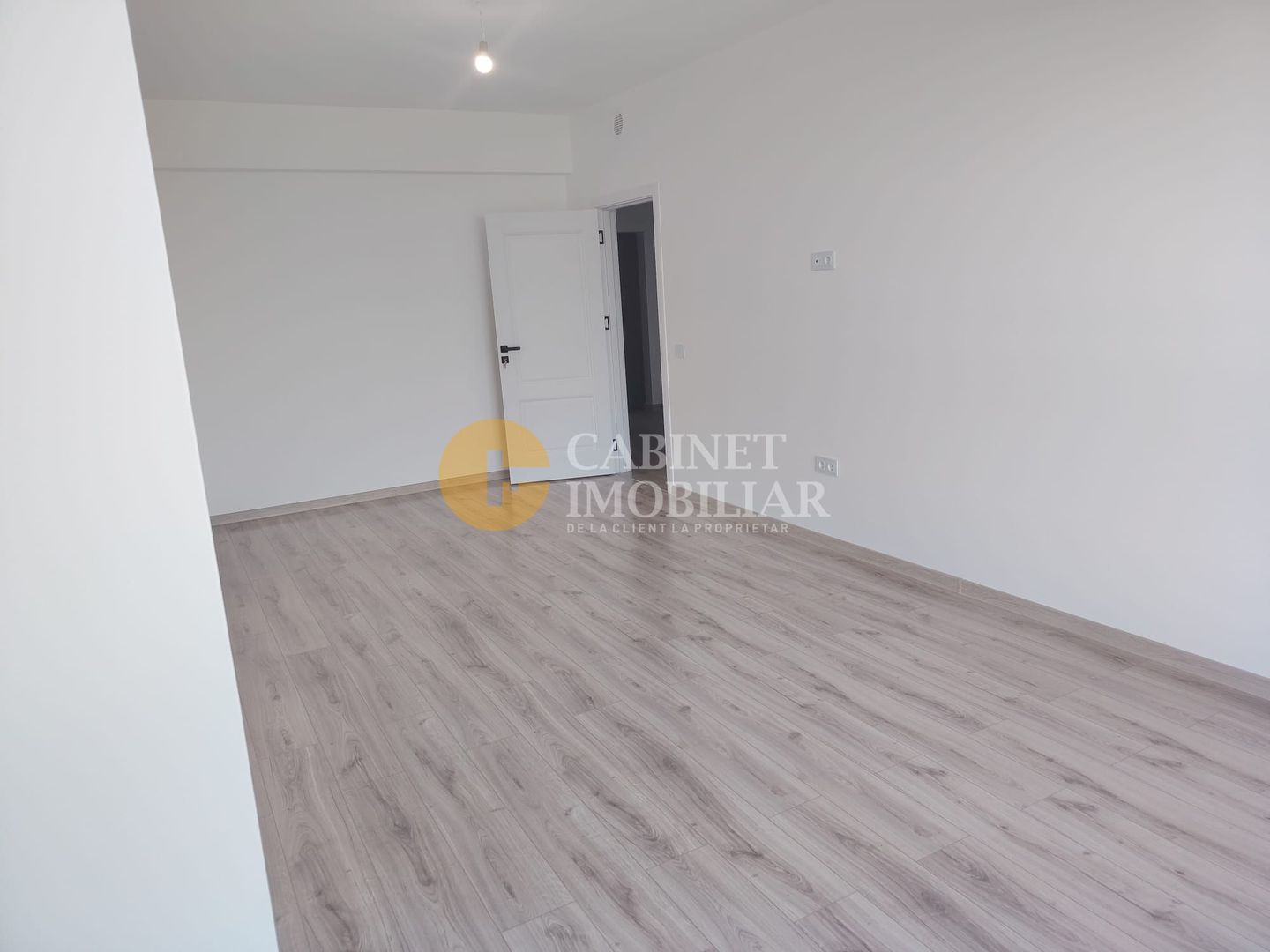 Apartament 2 Camere Decomandat + Parcare Subterană – Copou - Poză 1