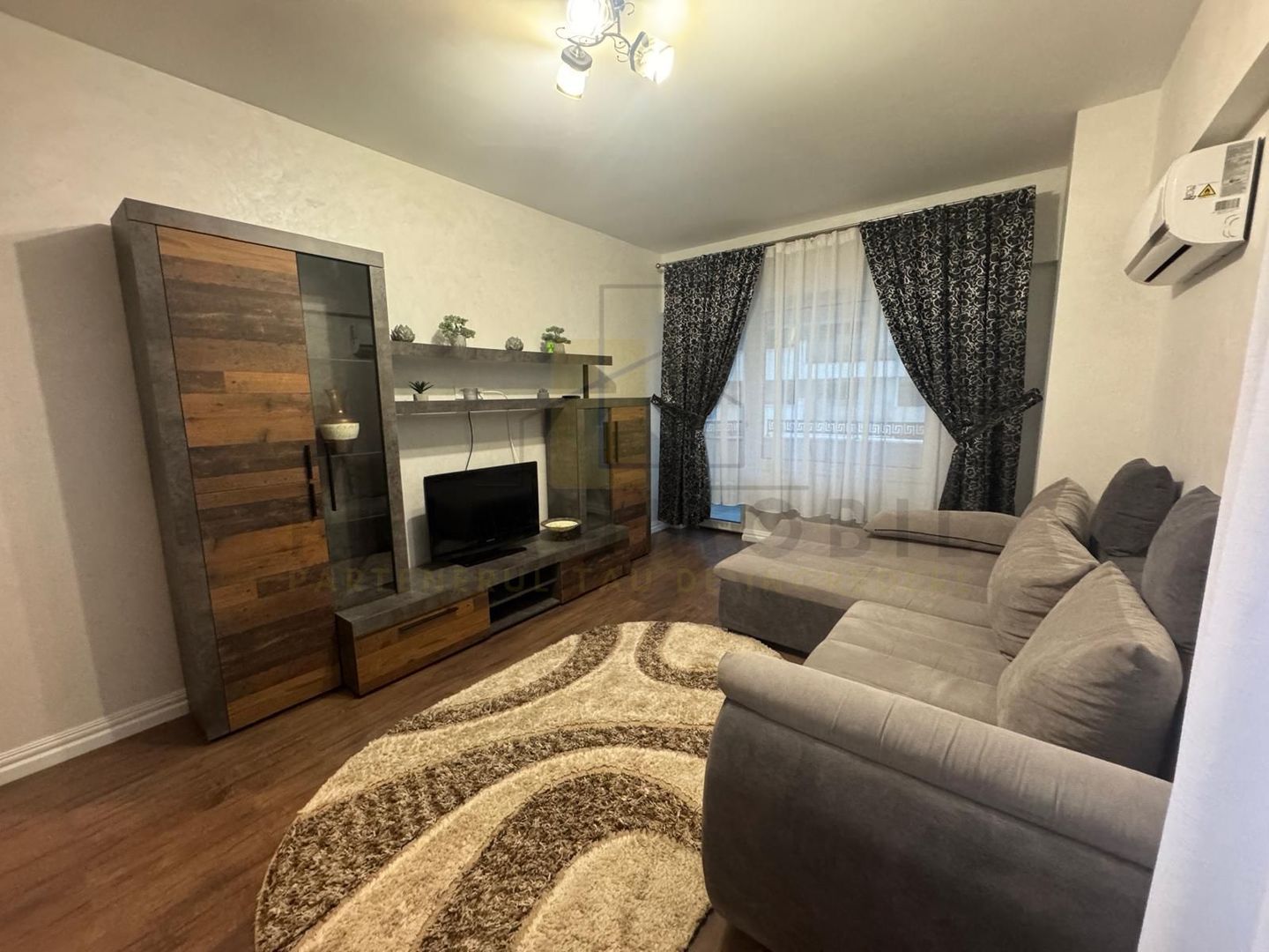 Apartament 2 camere de închiriat în Royal Town | Bloc nou | Mobilat - Poză 2