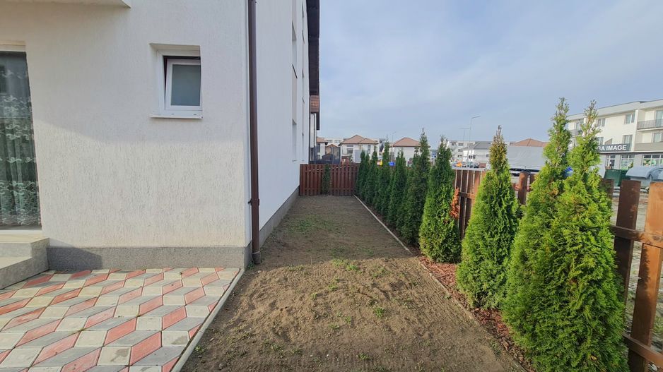 Apartament nou, mobilat și utilat - 3 camere, 2 bai și curte - Poză 4