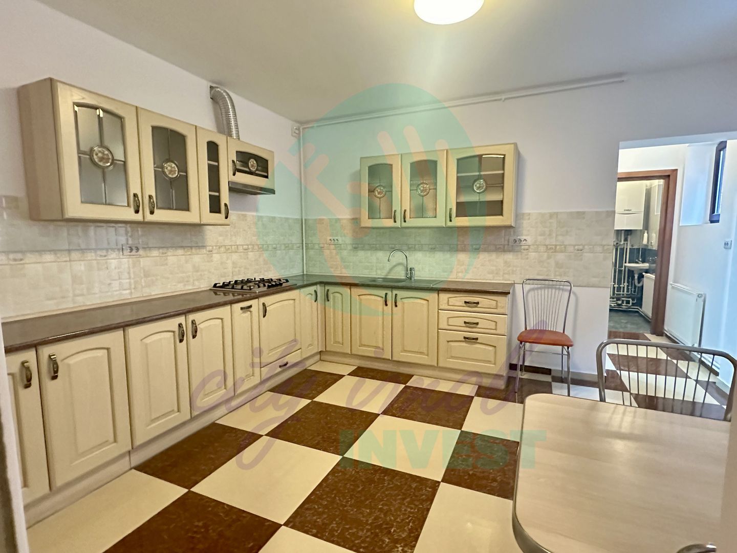 Casa eleganta si curte proprie de 71 mp in zona Plantelor - Poză 10